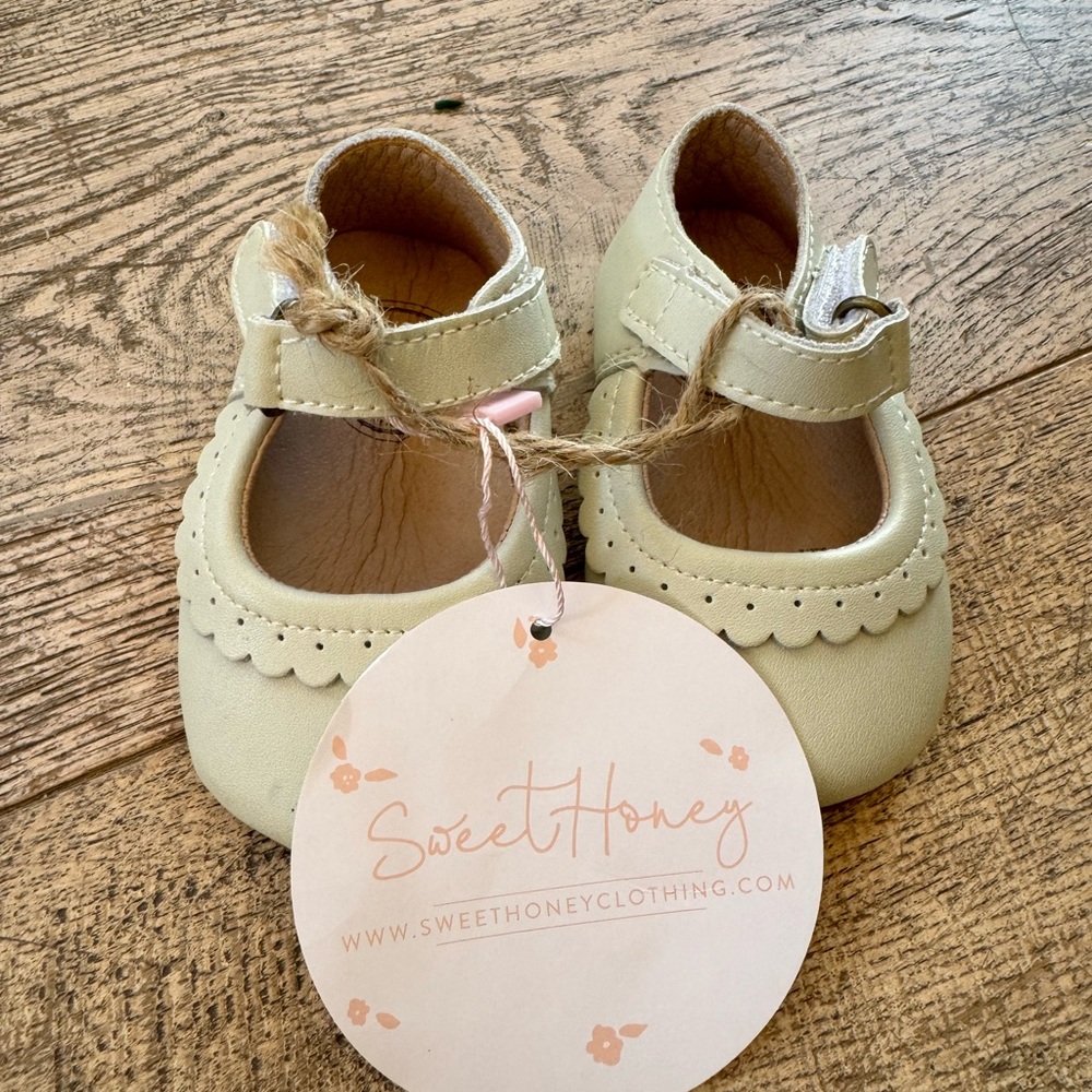 Sweet Honey toddler shoes Mary Jane’s size 2